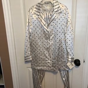NWT-satin pyjamas